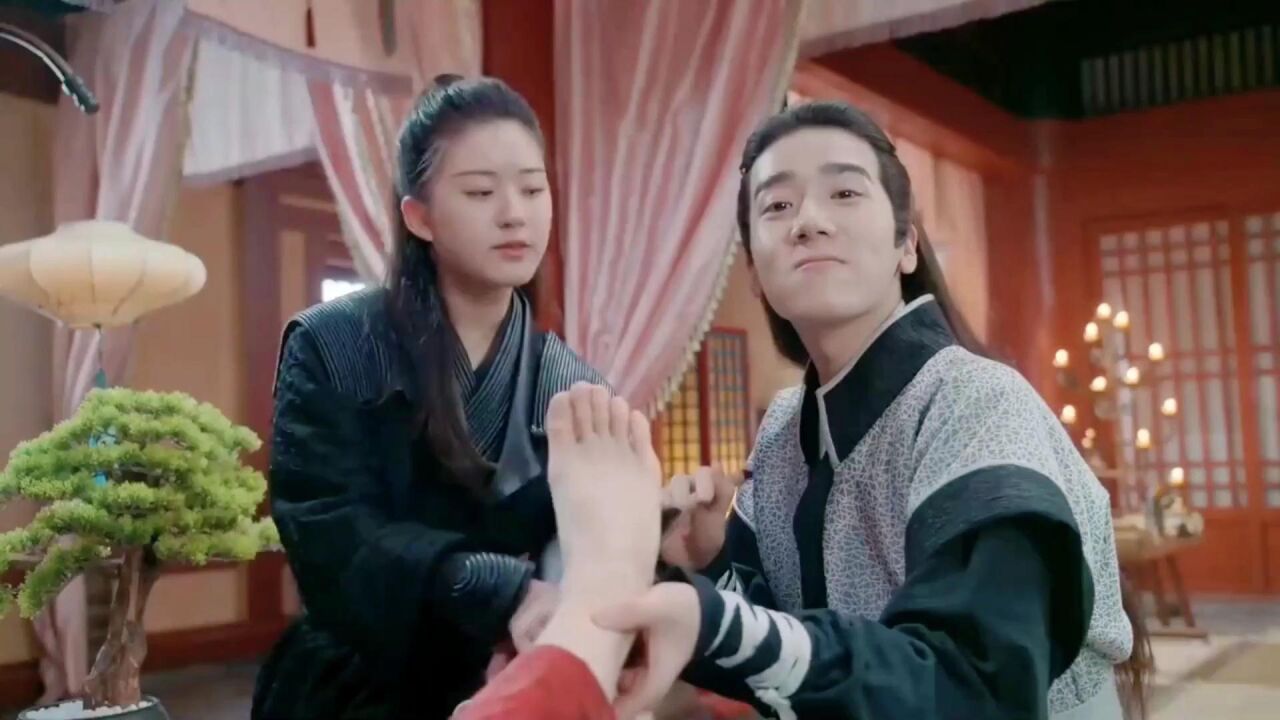 盘点挠脚心系列：美女拒不招供，直到体验了挠脚心，立马慌了33分钟前_腾讯视频
