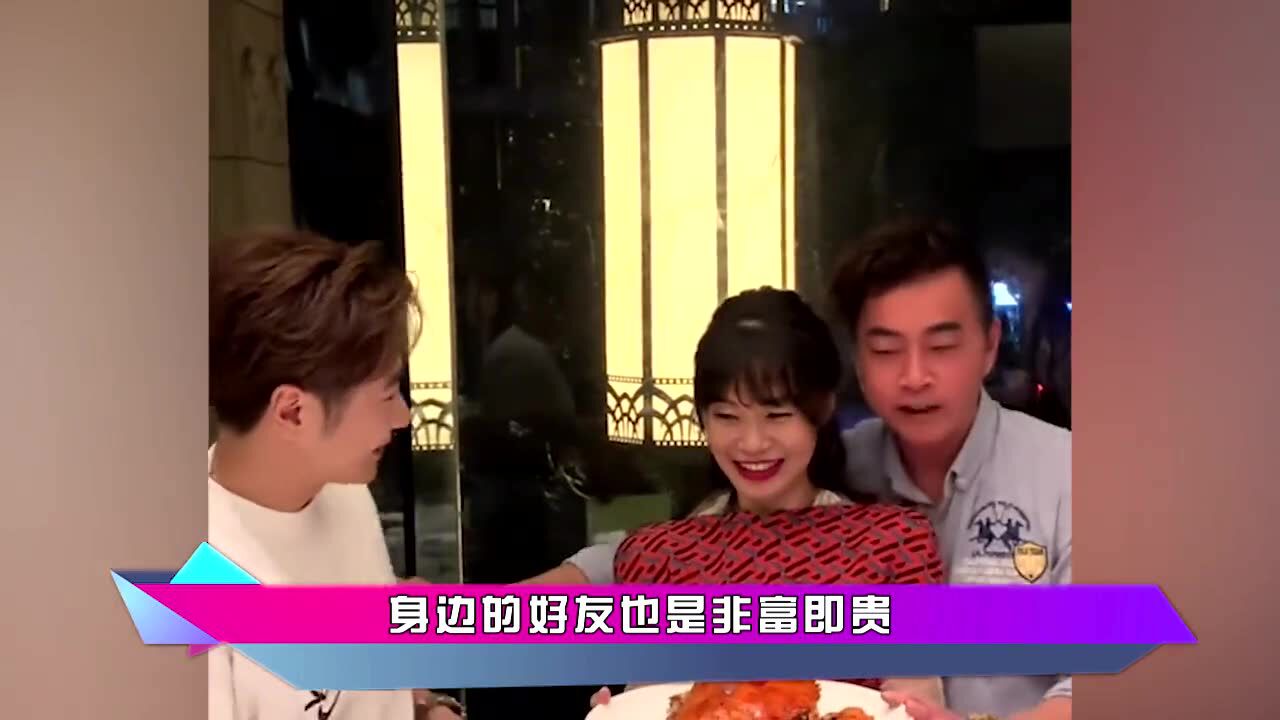 cici888:一顿饭抵半年工资,港圈明星天天见,她究竟啥来头