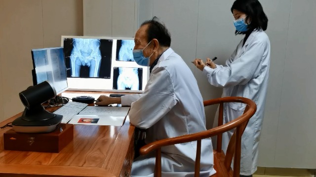 王凤仪教授讲解股骨头坏死后走路疼怎么办