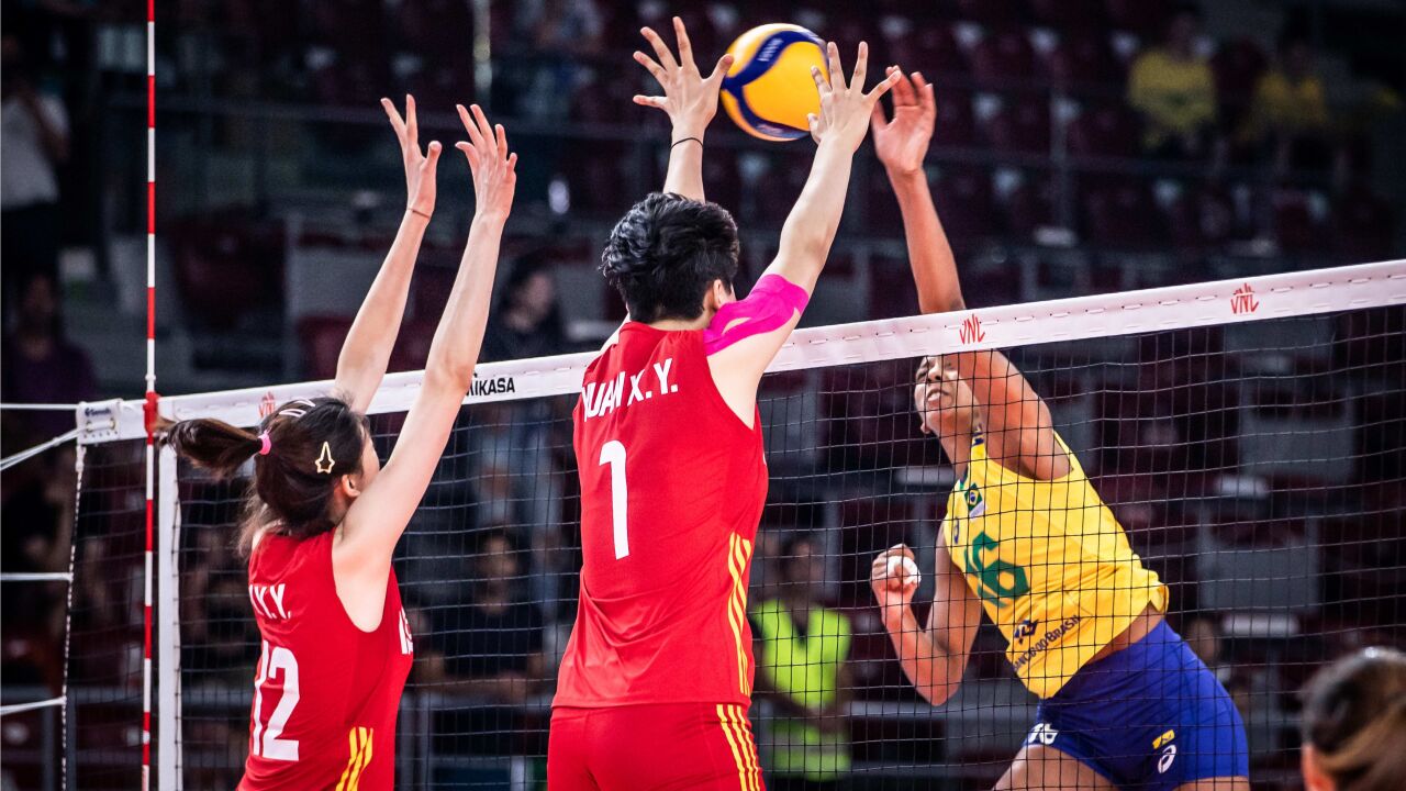 直播回放：2022世界女排联赛保加利亚站中国女排2-3巴西女排_高清