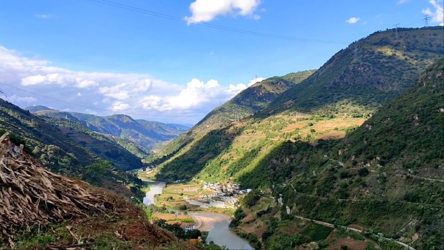 国庆节的休闲骑行 禄劝县翠华镇铁索桥 红军烈士纪念碑 腊水坪营地