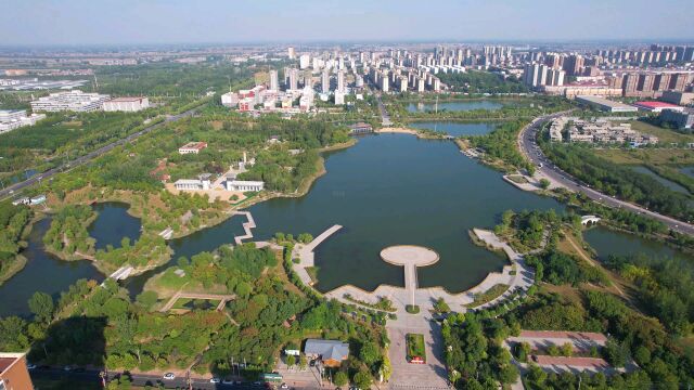 河南睢县恒山湖湿地'园恒山秋叶红似火 水城美景入画来