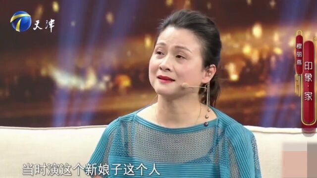 演员穆丽燕与主持人同台表演,现场跳起民族舞,欢乐不断丨群英会