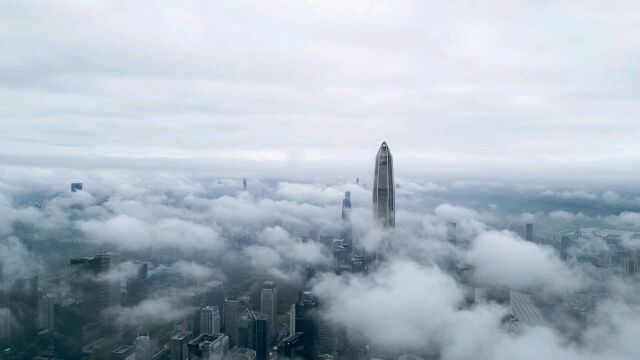 航拍深圳中心区云海