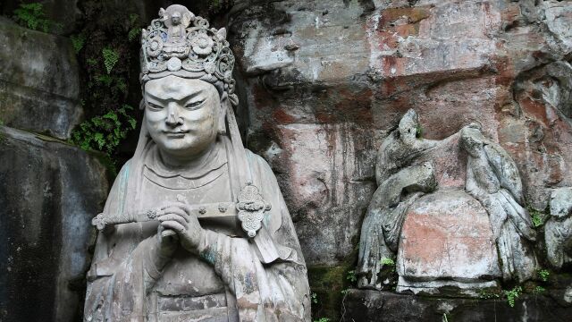 惊叹!近千年历史的大佛寺屹立于山中