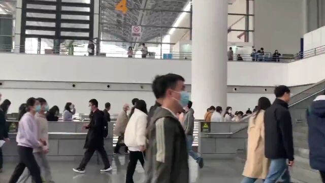 南宁市开展“来邕购房租房政策”现场咨询活动