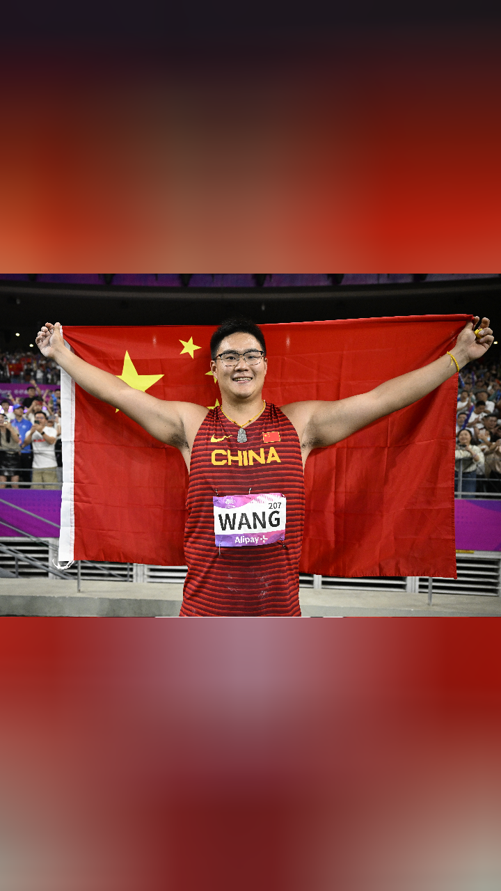 夺金瞬间田径王琦夺得男子链球冠军