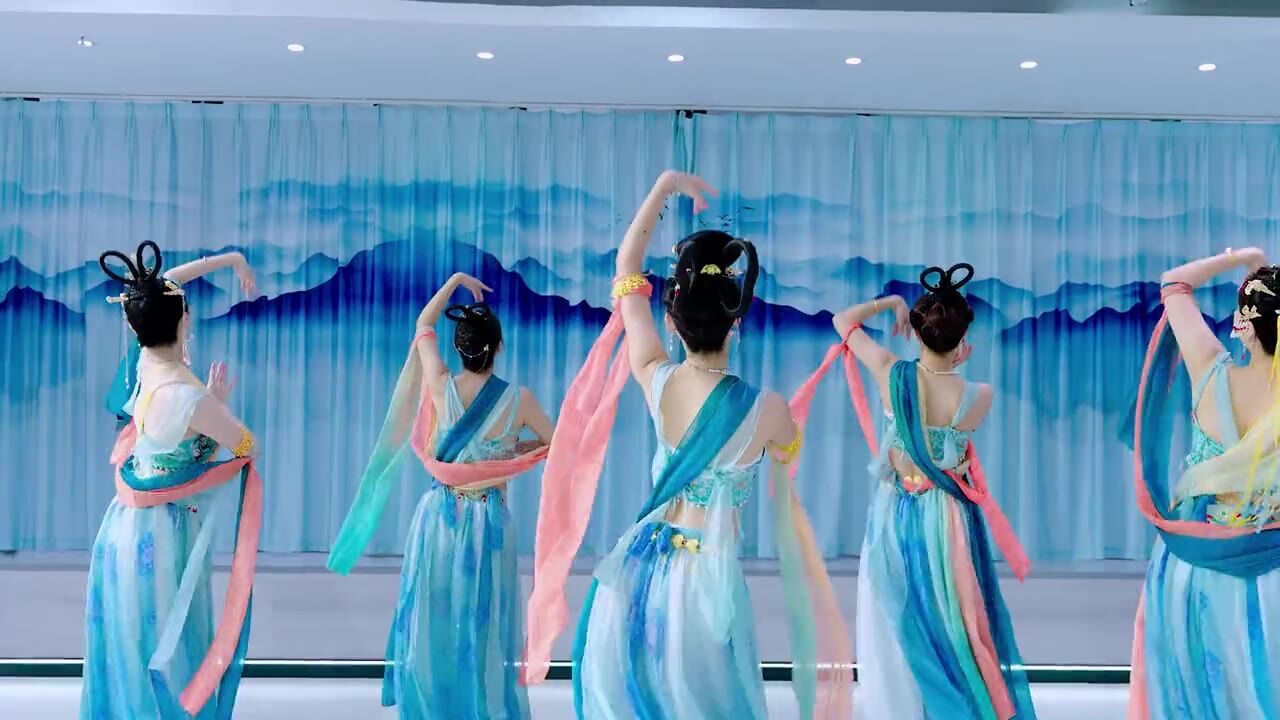 美翻了的敦煌古典舞《丝路幻影》,舞姿让人如痴如醉