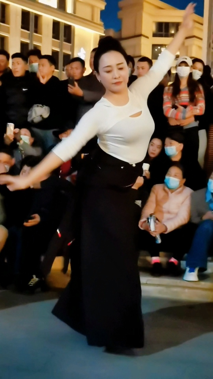 成都藏族锅庄舞，拥珍，雍吉，西饶，舞美人靓丽！_高清1080P在线观看平台_腾讯视频