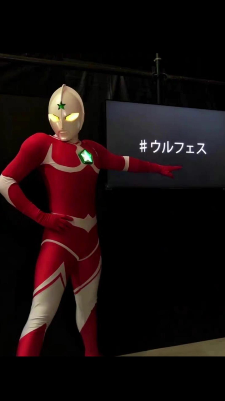 乔尼亚斯奥特曼皮套展示
