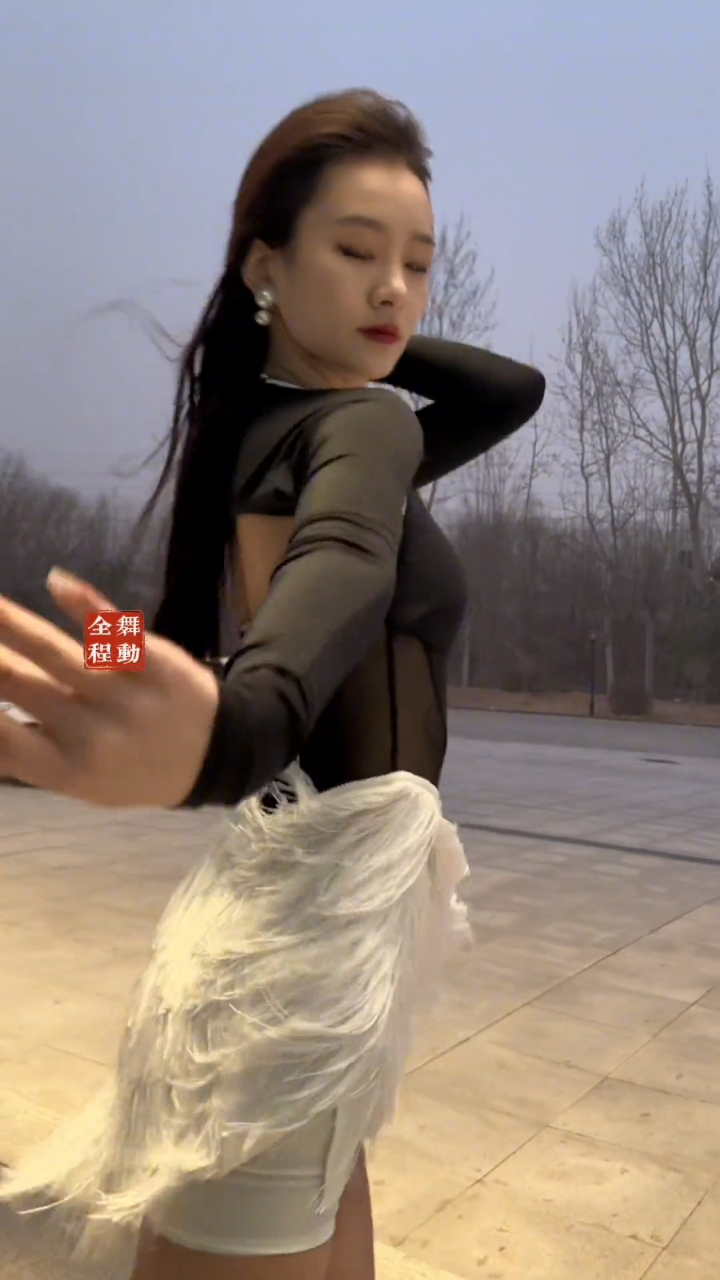 音乐舞蹈视觉爱舞蹈的小仙女走路带风的女子优美形体翩翩起舞@lm瑶瑶