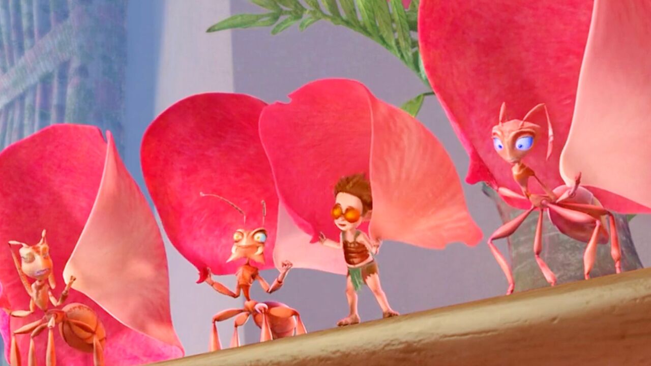 小男孩变成了蚂蚁,带着蚂蚁回家参观旅游《别惹蚂蚁》