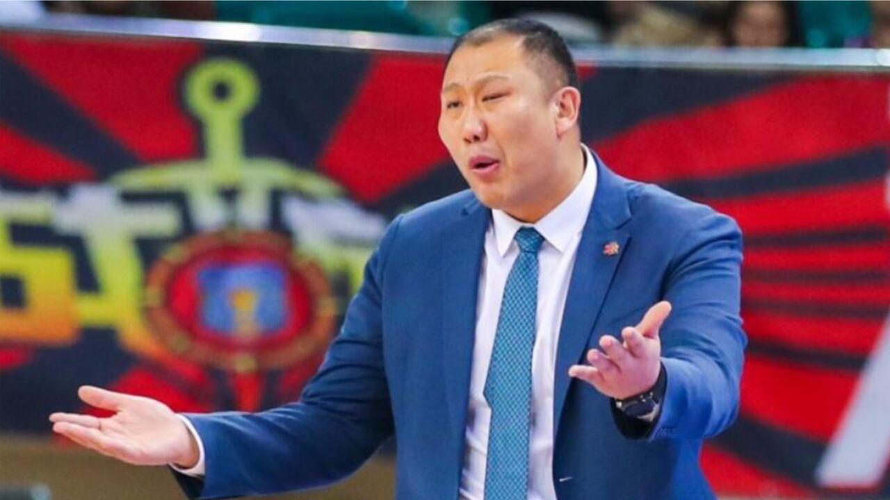 背好锅!山东队宣布主教练王晗下课,未进8强饱受质疑,助教丁伟接班