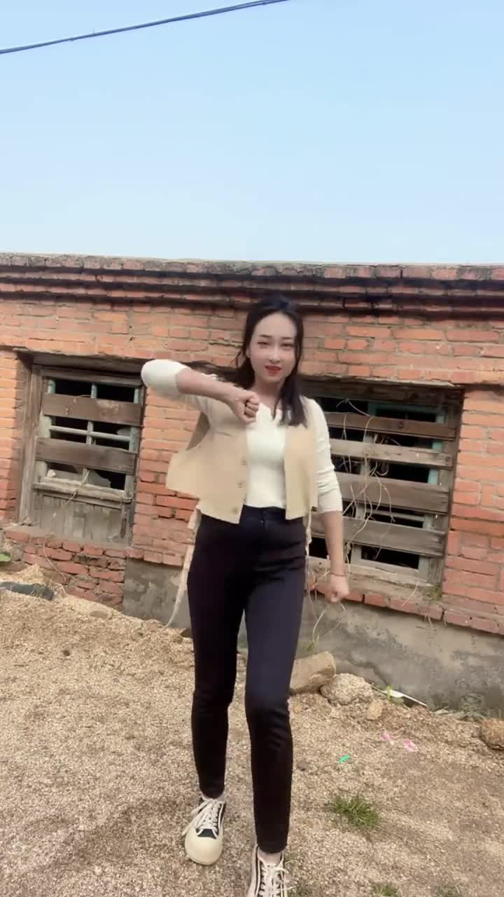 跳舞的农村小媳妇美不美.