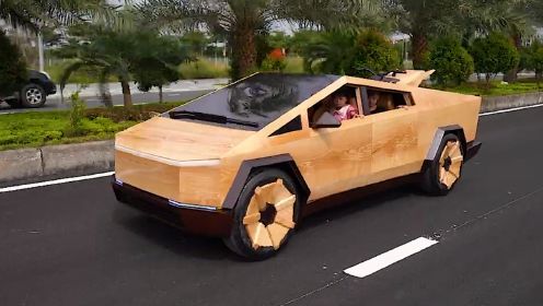 小伙用钢架木板就打造一款特斯拉电动汽车，跑在路上也太拉风了吧