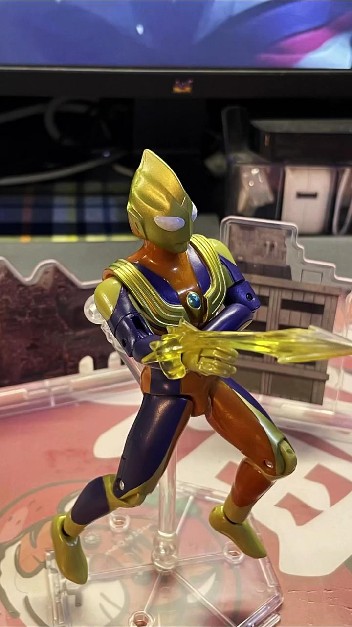 闪耀迪迦奥特曼超可动~来喽!