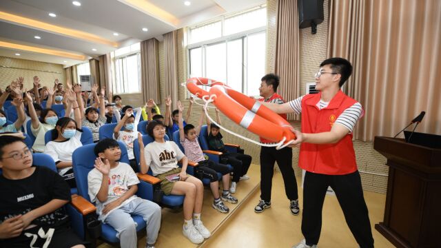 合肥瑶海:暑期将至,大学生来社区宣传防溺水知识