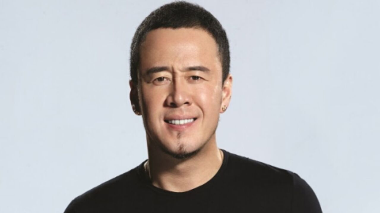 歌手杨坤在长沙被殴打?照片系15年剧照,警方称未接到任何报警