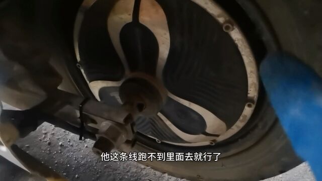 这辆车行驶到半路刹车突然抱死,大家猜猜是怎么一回事?4