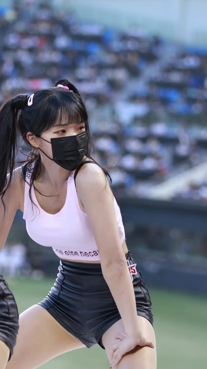 韩国啦啦队女孩身材火爆