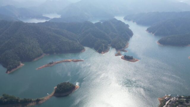 城步:白云湖湿地公园水碧山红美景如画