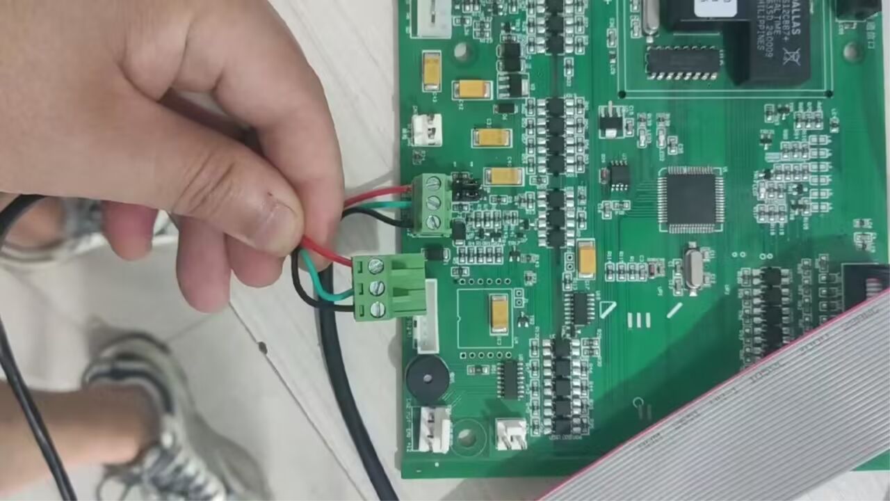 1-3连接加油机主板与ic卡主板