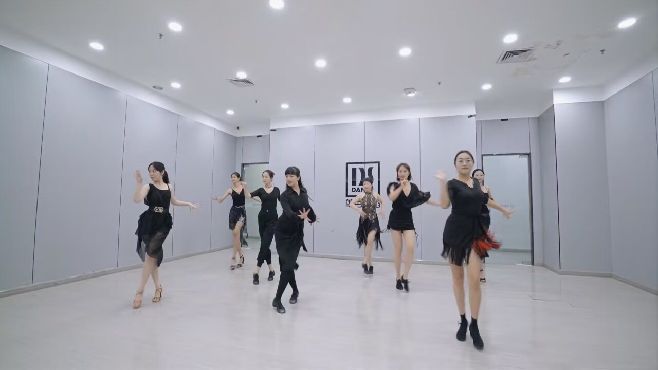 我是为了变大长腿和那点气质去跳舞的吗？是！_腾讯视频