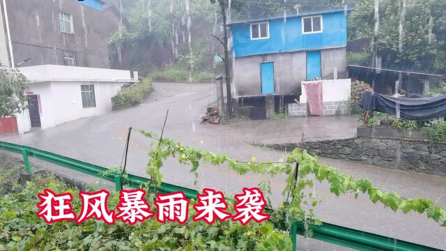 十堰迎来了2023年最强大暴雨,山区农村也深受超强台风杜苏苪影响