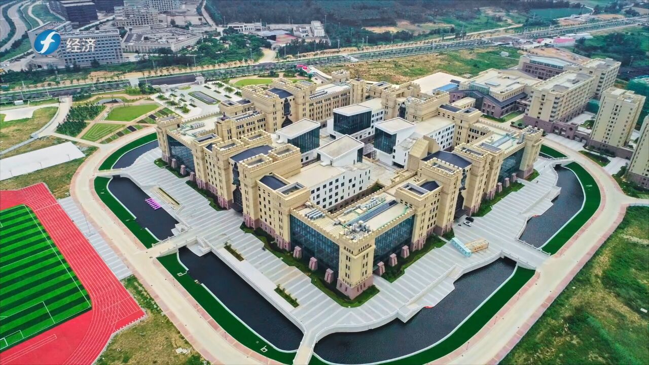 构建数字特色专业体系 培养创新型数字工匠 ——福州软件职业技术学院