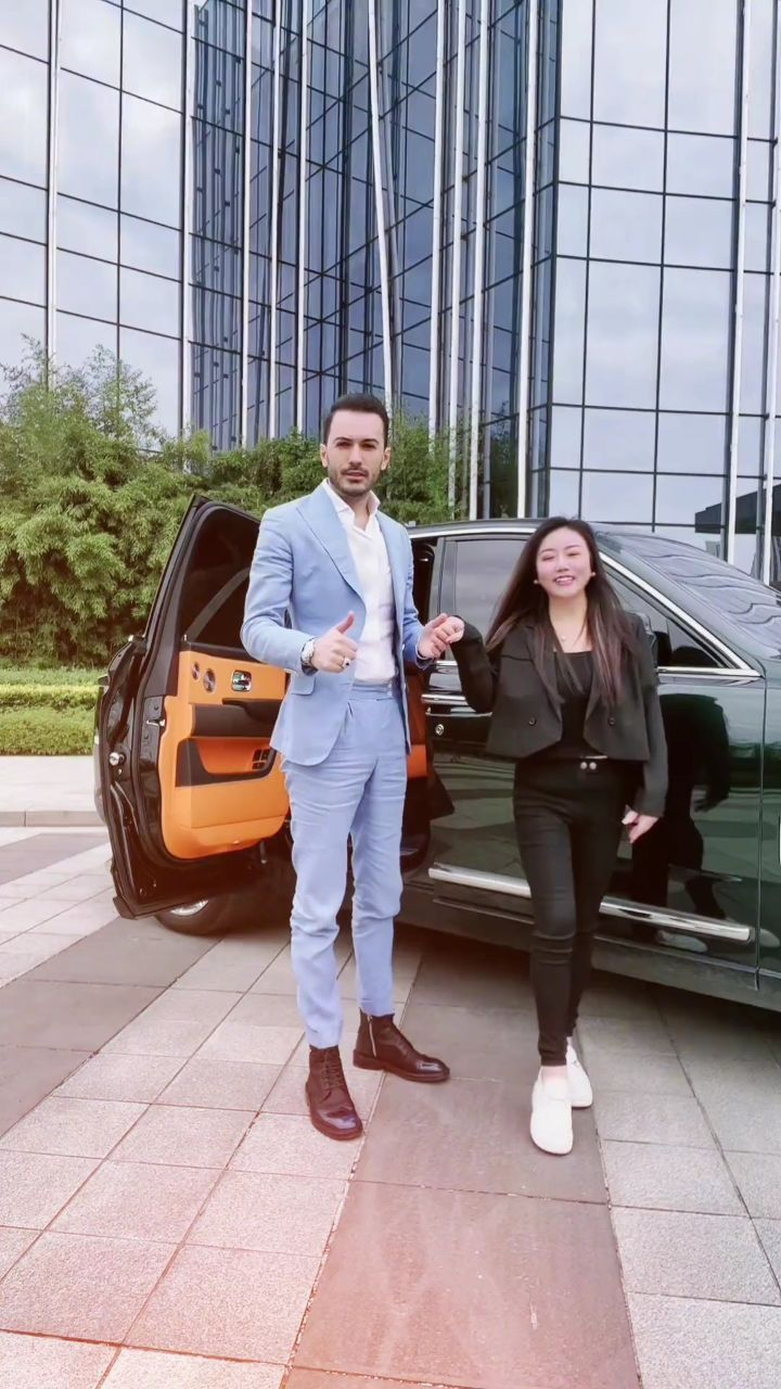 是我的男粉丝,是国际超模冠军,是美界扛把子虞美人于文红的老公罗兰多