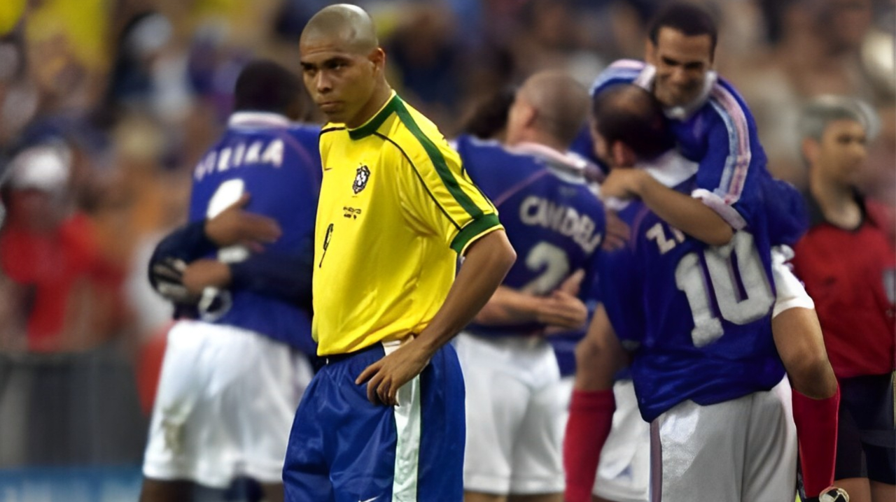 重温经典:98世界杯决赛,齐达内封神,罗纳尔多迷失自我