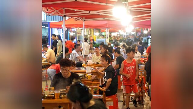 广州海珠区不夜街消费多样,商家盼加入市集、优化配套留食客