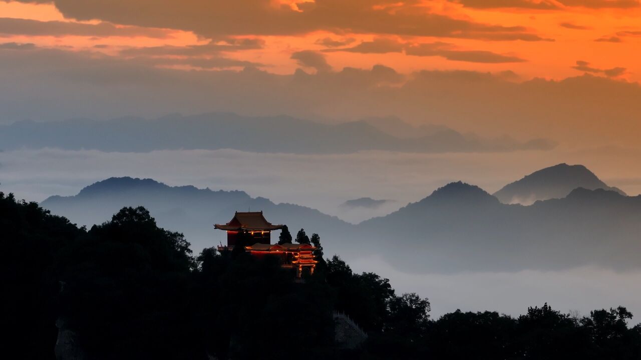 终南山夕阳云海余晖映晚霞