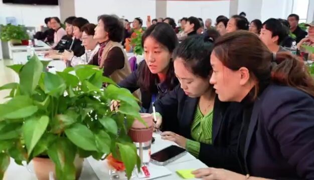 民生银行兰州分行开展“民生悦享”重阳感恩季全民K歌大赛