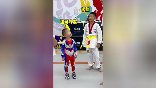 人类幼崽：吃顿大闸蟹可真难啊~~