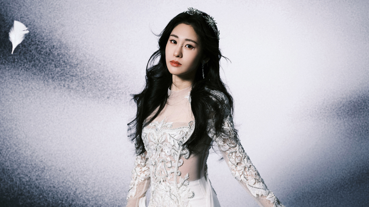 张碧晨演唱会音响断电,她鞠躬向现场歌迷道歉:我一定把歌单唱完