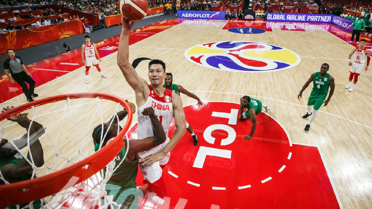 易建联在 世界杯赛 场上的崛相关图片1