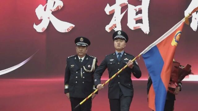 1ⷱ0警察节丨槐荫公安分局举行“奋斗一脉相承 绘就平安'枫'警”庆祝中国人民警察节主题活动