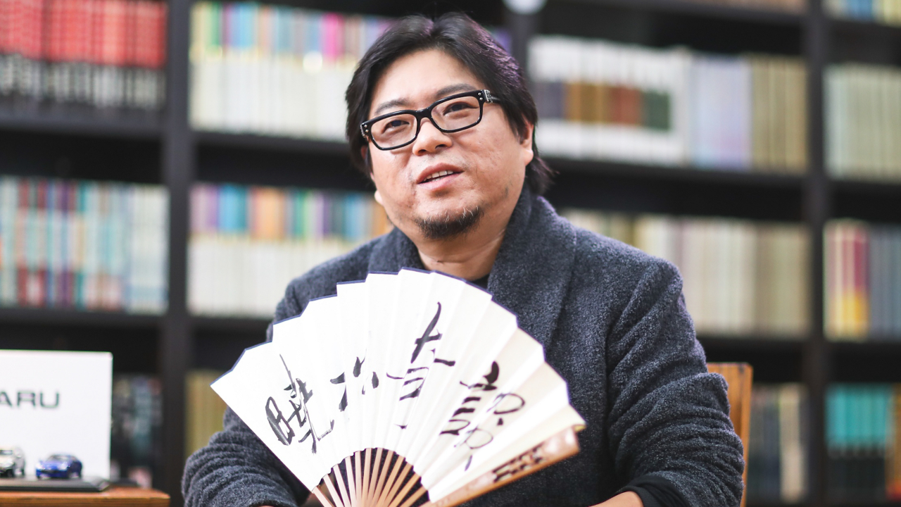 西班牙女演员在印度遭7人施暴,高晓松昔日视频被扒,硬吹犯罪率低