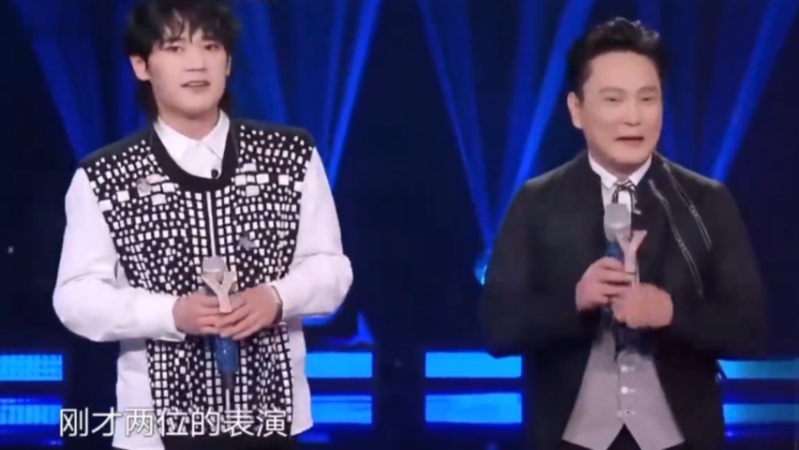 张信哲太一深情合唱,引李健高度评价:像春风给人安抚