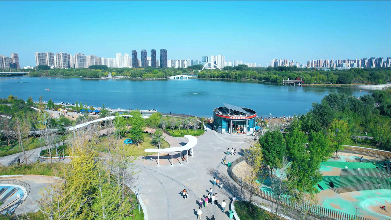 蝶湖湿地公园内漫步,仿佛置身于水墨画中,诗意盎然和多样性所震撼