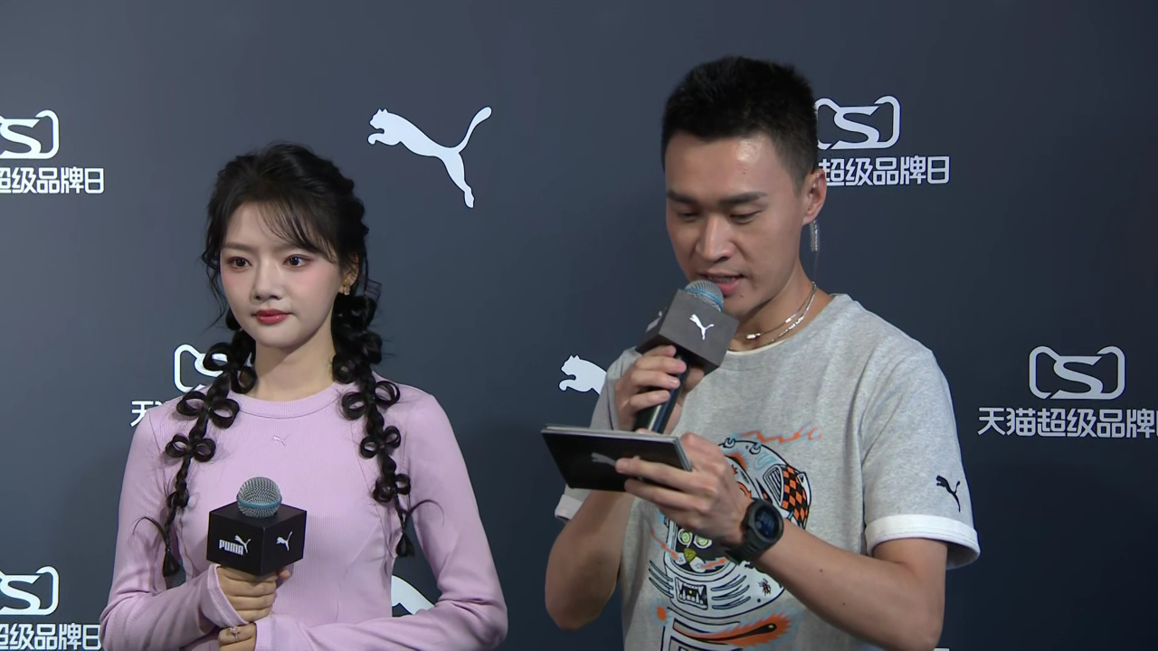 【采访】青春靓丽!任敏采访释放青春活力 期待今天大秀潮流冲击