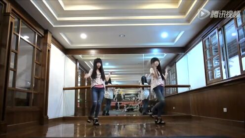 台湾双胞胎女孩学跳韩国女团4MINUTE    《Whatcha Doin》舞蹈