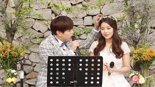 可颂夫妇街头自助婚礼