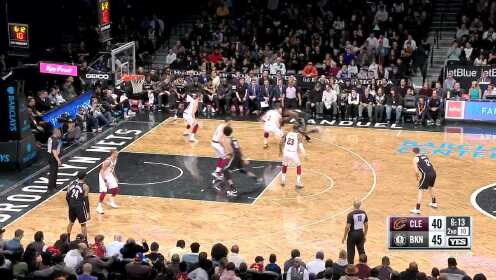 《NBA骑士》【得分】信心爆棚！哈里斯突破禁区晃飞詹皇篮下成功终结
