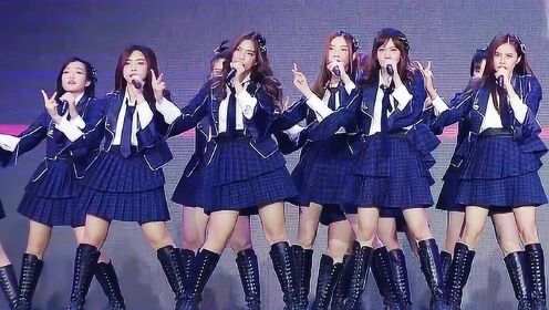 livemusic2019泰国女团bnk4820几个十来岁少女在一起唱跳这场面有点