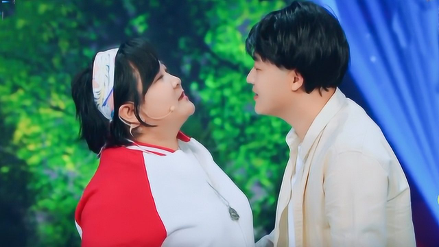 纯享版:贾玲,包贝尔《将爱情进行到底》