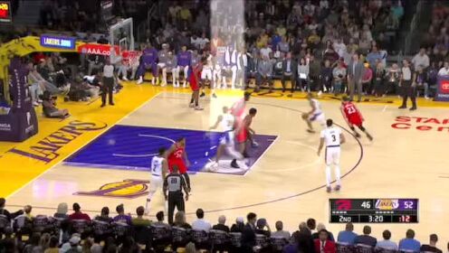《NBA全场回放》【回放】猛龙vs湖人第4节 詹姆斯惨遭西亚卡姆火锅血帽