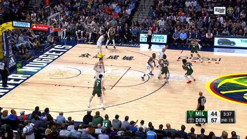《NBA全场回放》【原声回放】雄鹿vs掘金 第2节 米尔萨普晃飞威尔森单臂劈扣