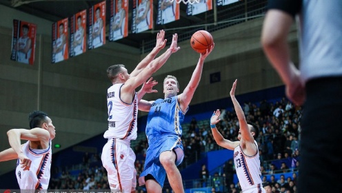 《清扬CBA冠军表现时刻》【集锦】上海77-84北京 汉密尔顿砍35+15带队完成19分大逆转